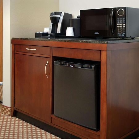 Hilton Garden Inn Одесса Экстерьер фото