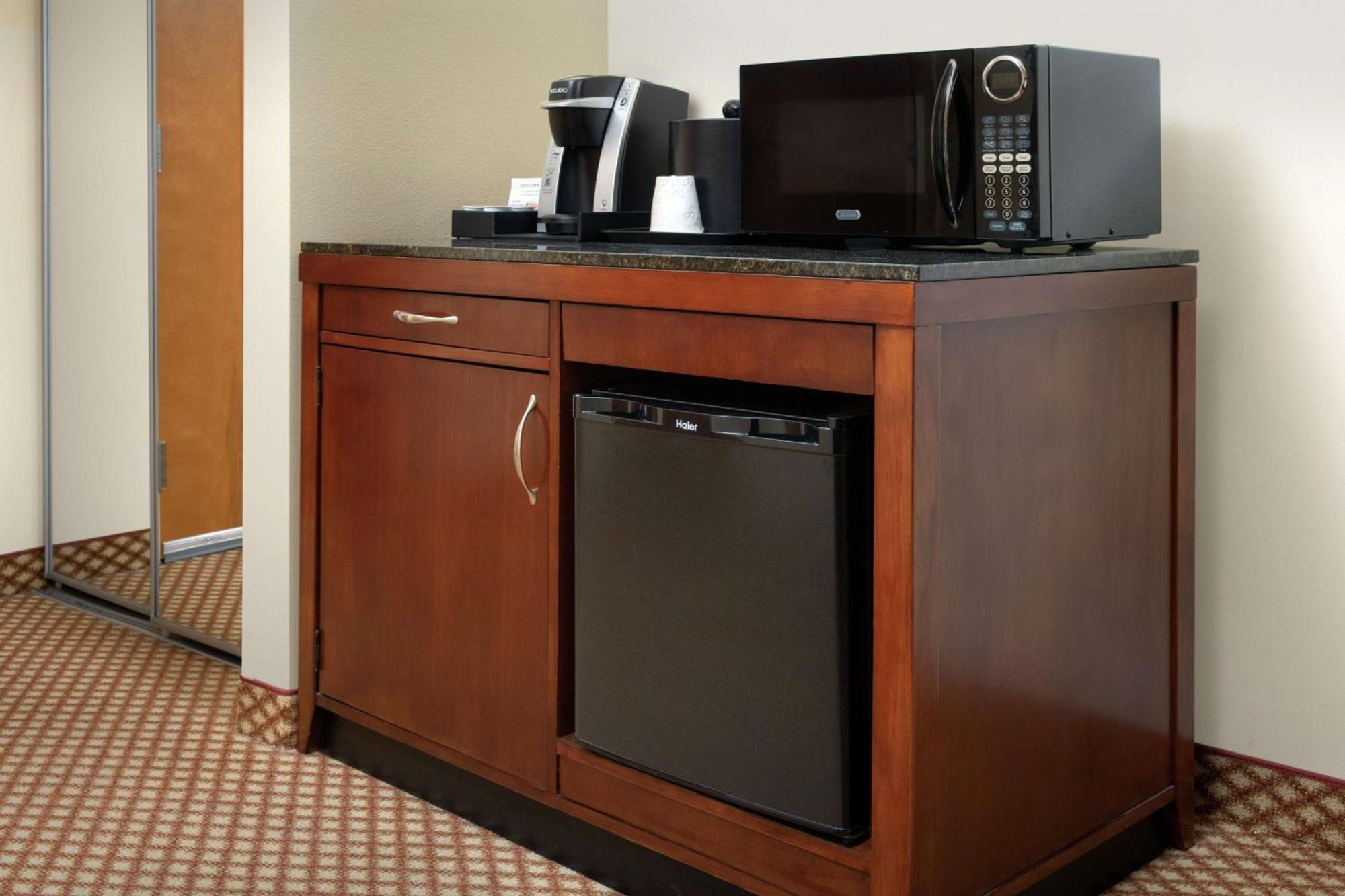 Hilton Garden Inn Одесса Экстерьер фото