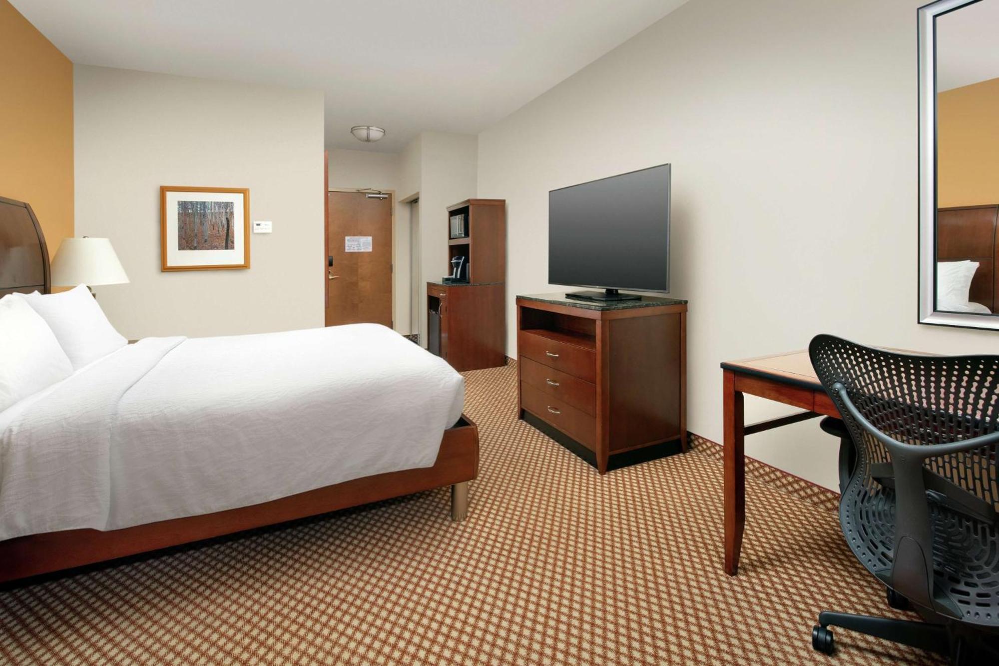 Hilton Garden Inn Одесса Экстерьер фото