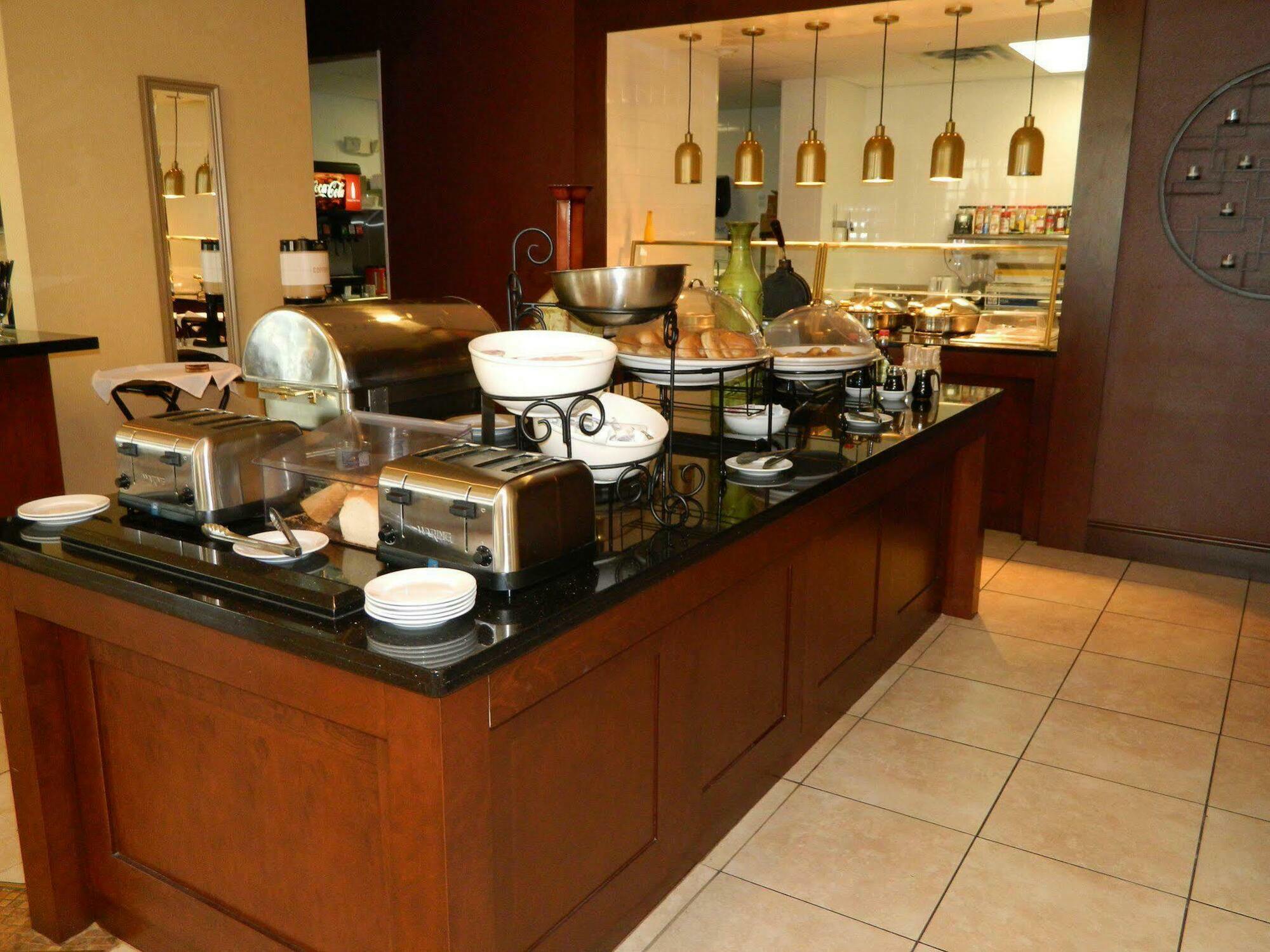 Hilton Garden Inn Одесса Экстерьер фото