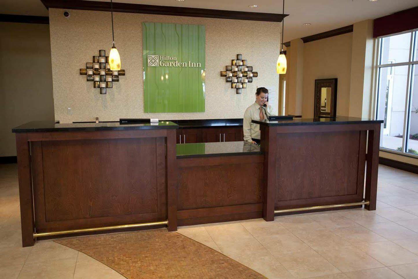 Hilton Garden Inn Одесса Экстерьер фото
